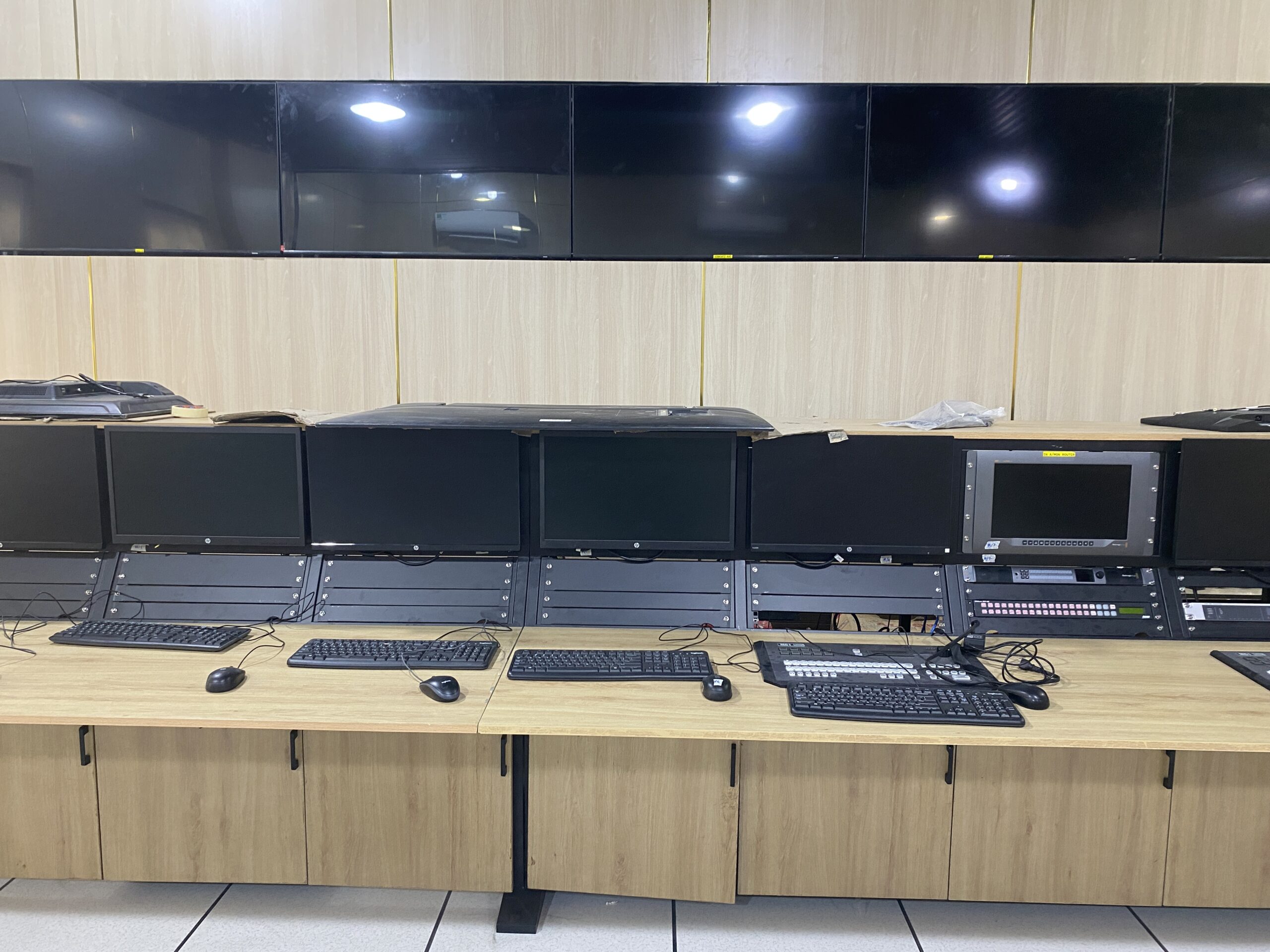 [DỰ ÁN] NGHIỆM THU & BÀN GIAO NỘI THẤT PHÒNG KHỐNG CHẾ TRUNG TÂM – NHÀ ĐÀI PHÁT THANH